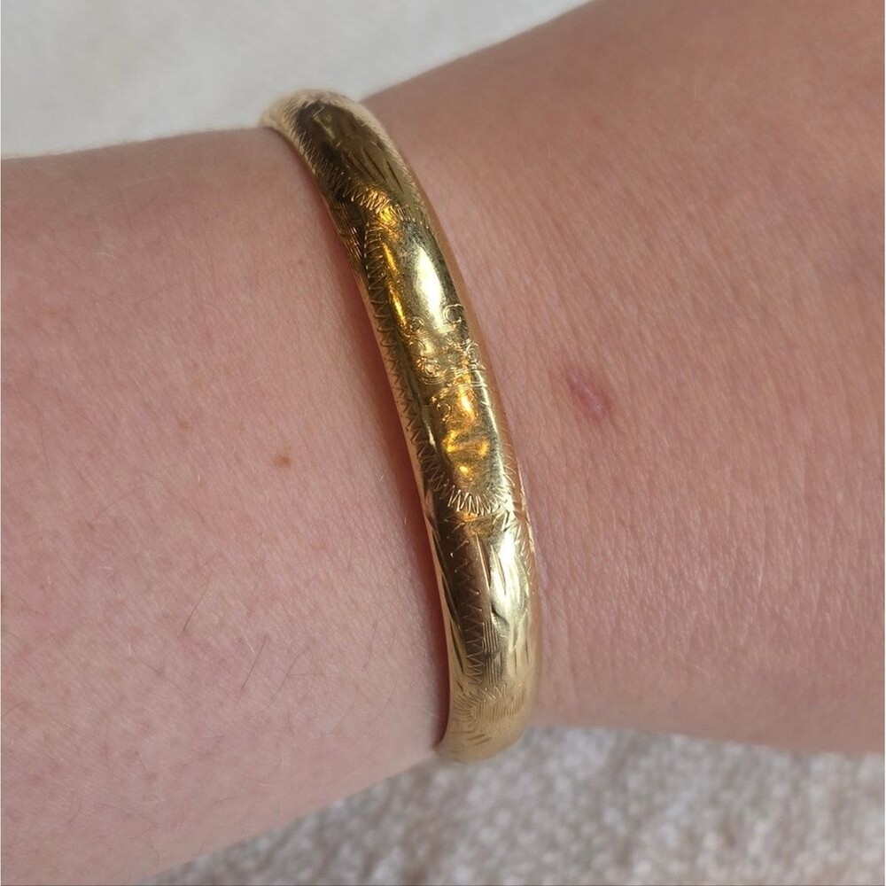 Vintage Elegant 14k Gold Bangle Engraved Bracelet